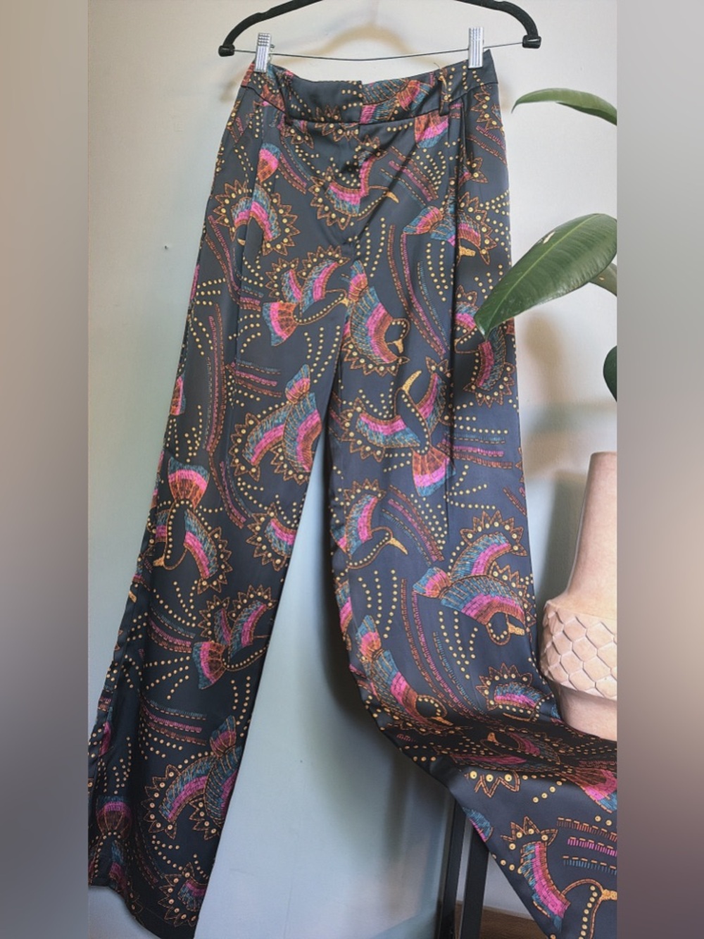 House of Harlow 1960 Satin Wide Leg Bird Print Pants | Navy Art Deco